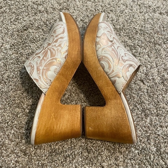 PATRICIA NASH VALENA WHITE COPPER TOOLED LEATHER CLOGS SHOES SIZE 7.5 - Picture 9 of 9